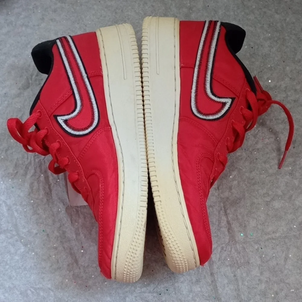 Nike AIR‎ Red and Black Women's Lace-Up Athletic Sneakers